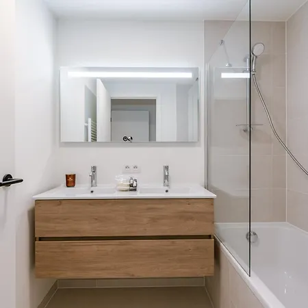 Luxury 4-guest Balcony And Free Parking * Ostend